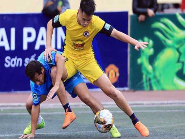 Hậu vệ quét là gì? Hậu vệ quét trong bóng đá có vai trò gì?