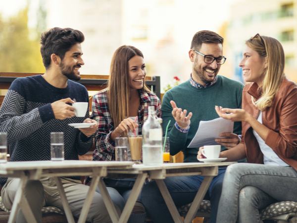 Mơ thấy người quen may hay xui đánh con gì cho tiền tài đầy túi?