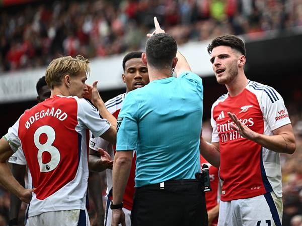 Thuật ngữ Send off trong bóng đá có nghĩa là gì?