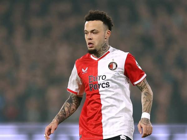 Tin Chelsea 21/2: Quilindschy Hartman lỡ mất cơ hội đến Chelsea